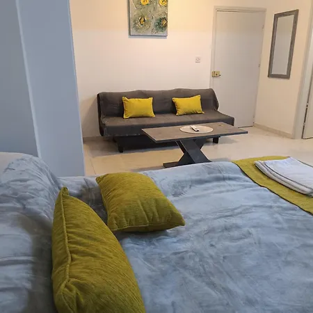 Sea-side Centre Apartment