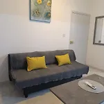 Sea-side Centre דירה *